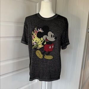 Mickey and Friends embroidered Tshirt medium